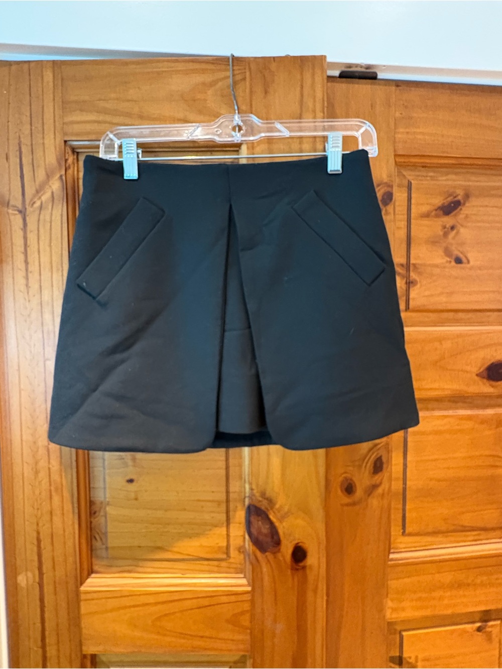 Black Women’s Skort with Front Pleat ZARA